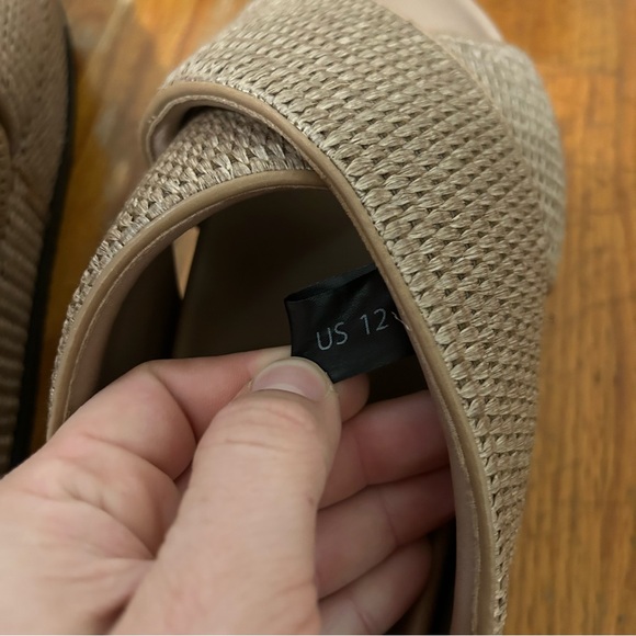 Brand New in the Box ROAM CROSS STACK RAFFIA PLATFORM SANDALS NATURAL Size 12 - Picture 9 of 10